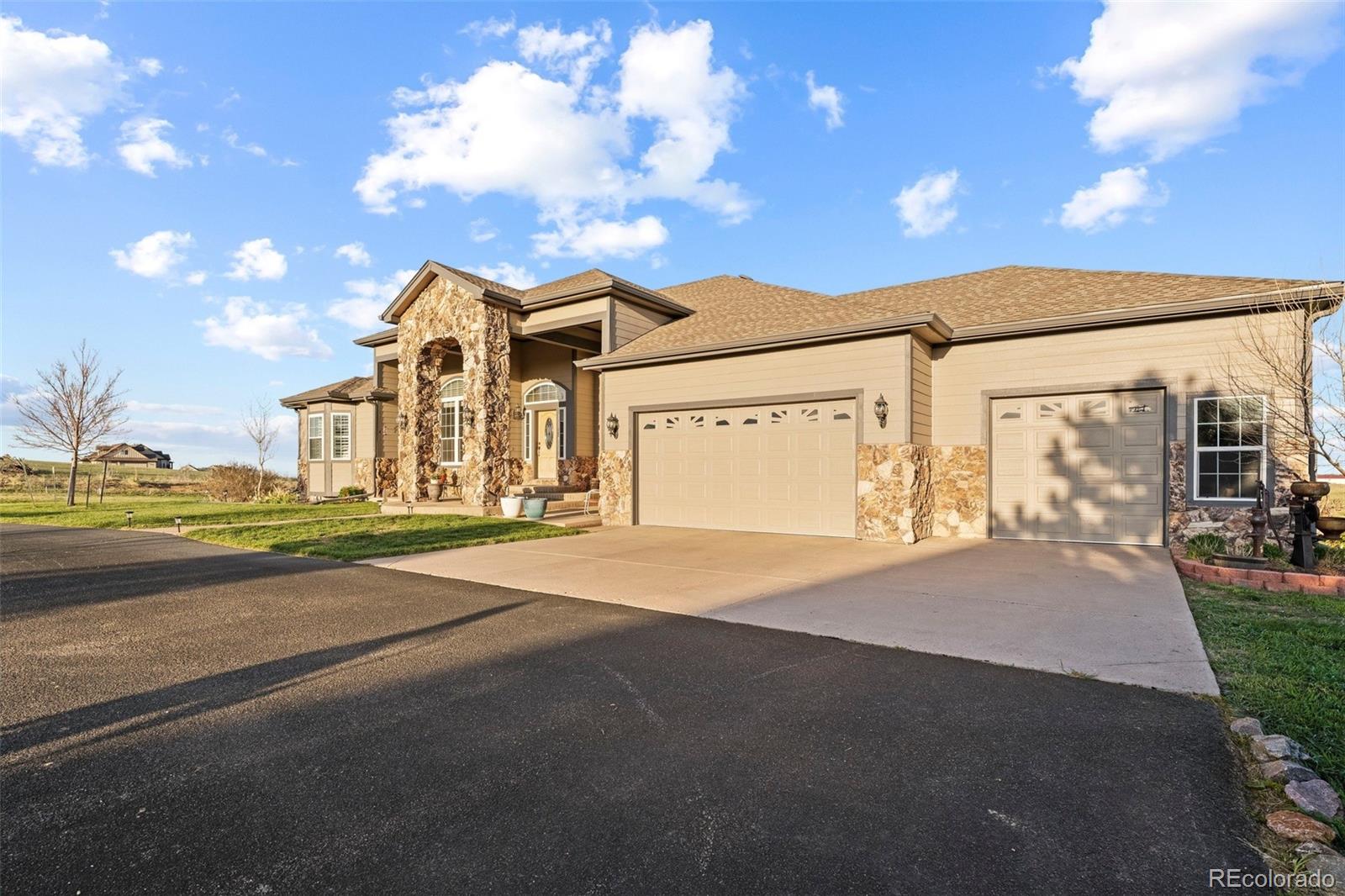 614 Coyote Trail Elizabeth, CO 80107 - Photo 2 of 38