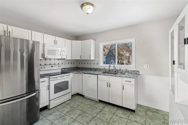 $205,000 | 835 North Forest Avenue, Webster Groves, MO 63119