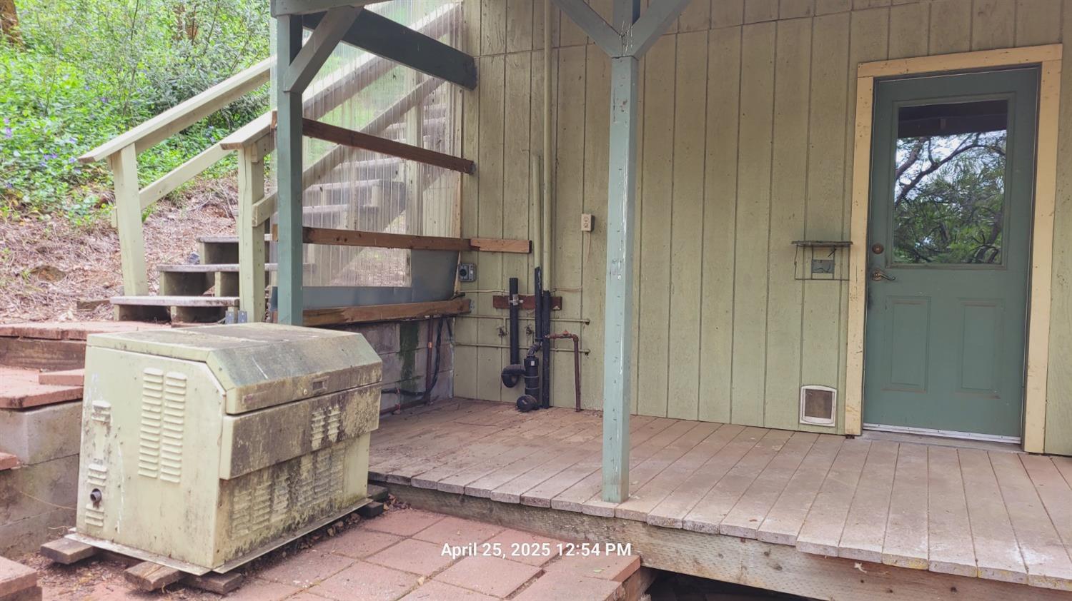 303 Stone House Road Auburn, CA 95603 - Photo 15 of 26 a balcony view with a outdoor space