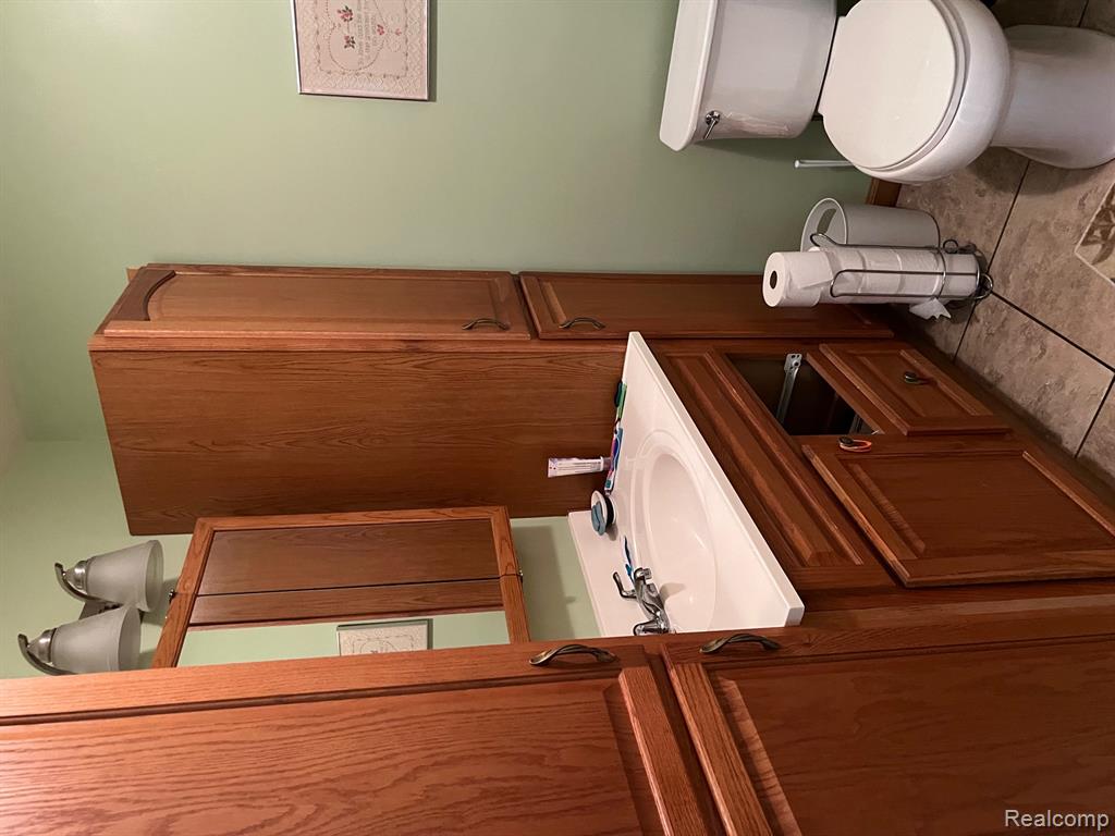 2681 Flint River Road Lapeer, MI 48446 - Photo 17 of 33 Gallery Image 17