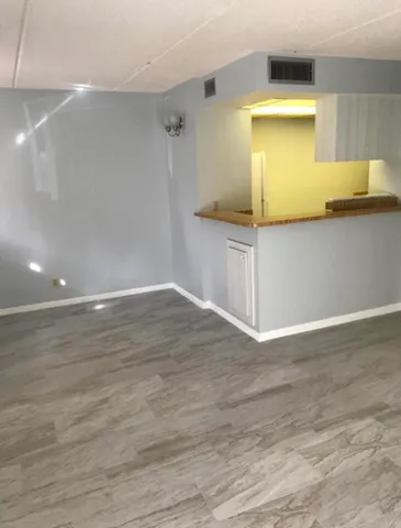 $1,900 | 1813 Fairview Villas Drive, Unit 2, West Palm Beach, FL 33406