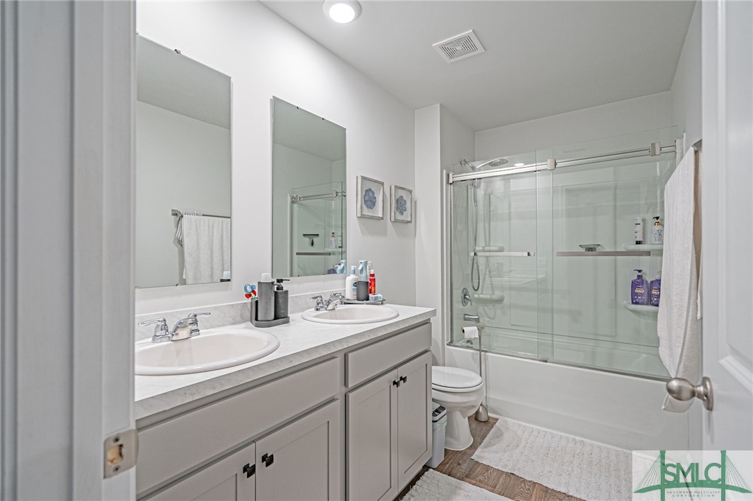 106 Aruba Road Guyton, GA 31312 - Photo 35 of 47 Upstairs Hall Bath