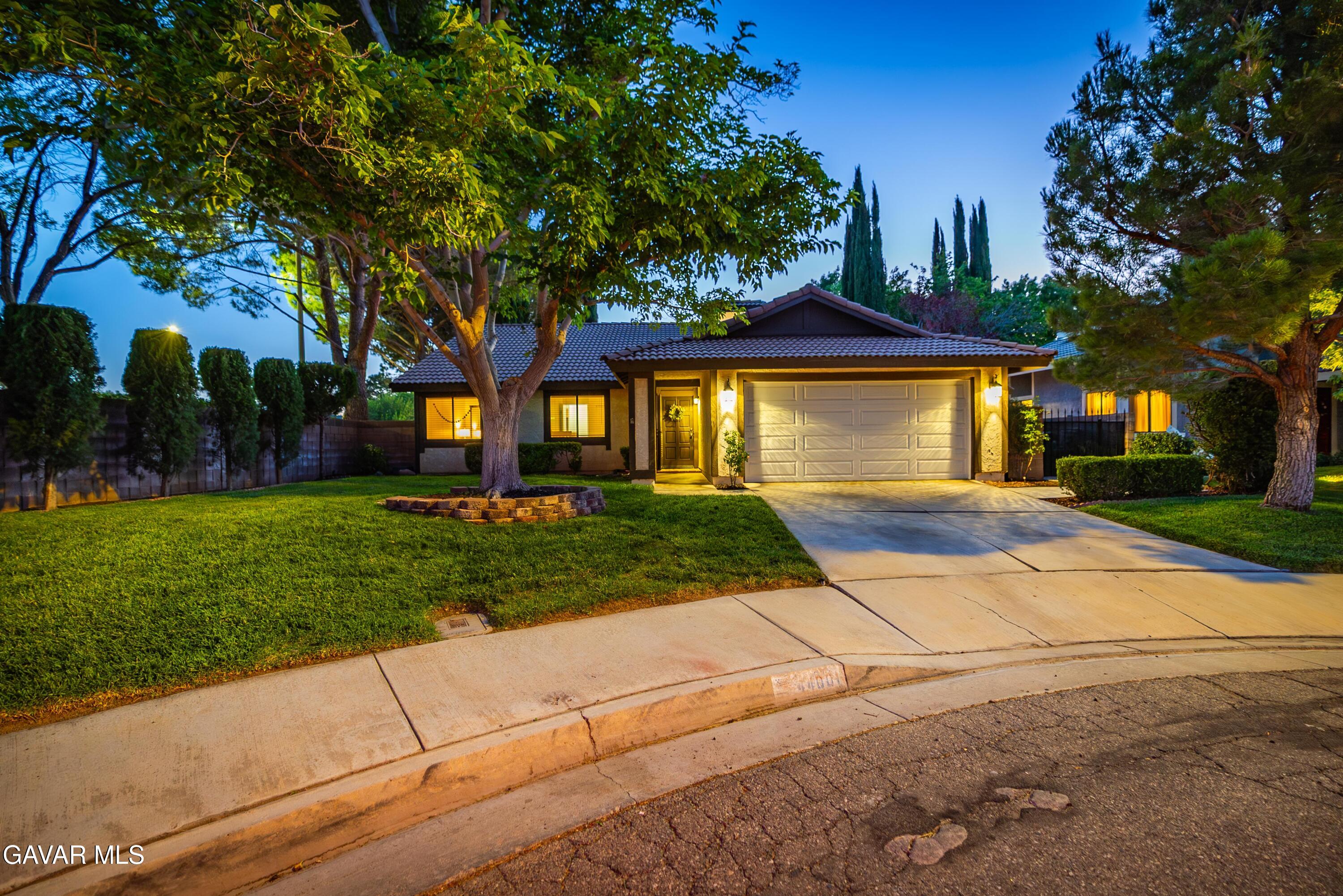 44001 Ruthron Avenue Lancaster, CA 93536 - Photo 4 of 44 Ruthron-04