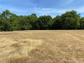 a view of an outdoor space and a yard