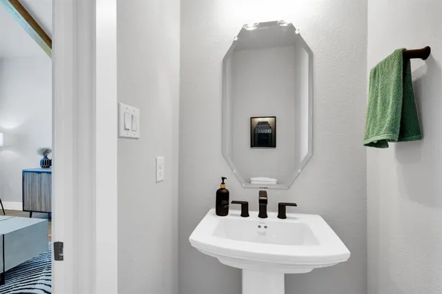 $699,490 | 111 Muscogee Drive, Waxahachie, TX 75165