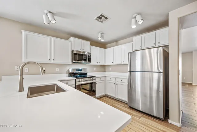 $2,200 | 11579 West Oglesby Avenue, Youngtown, AZ 85363