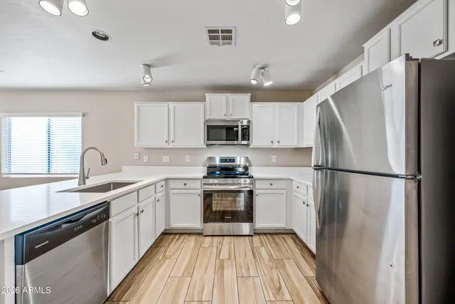 $2,200 | 11579 West Oglesby Avenue, Youngtown, AZ 85363