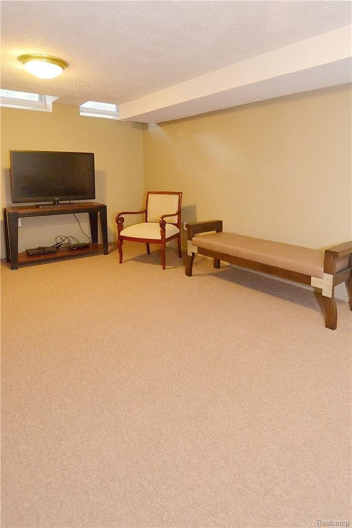 3211 Greentree Road Bloomfield Hills, MI 48304 - Photo 31 of 36 Basement