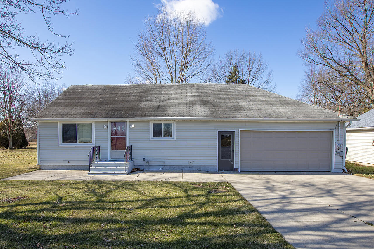 68918 Brady Road Edwardsburg, MI 49112 - Photo 1 of 21 0D6A0280