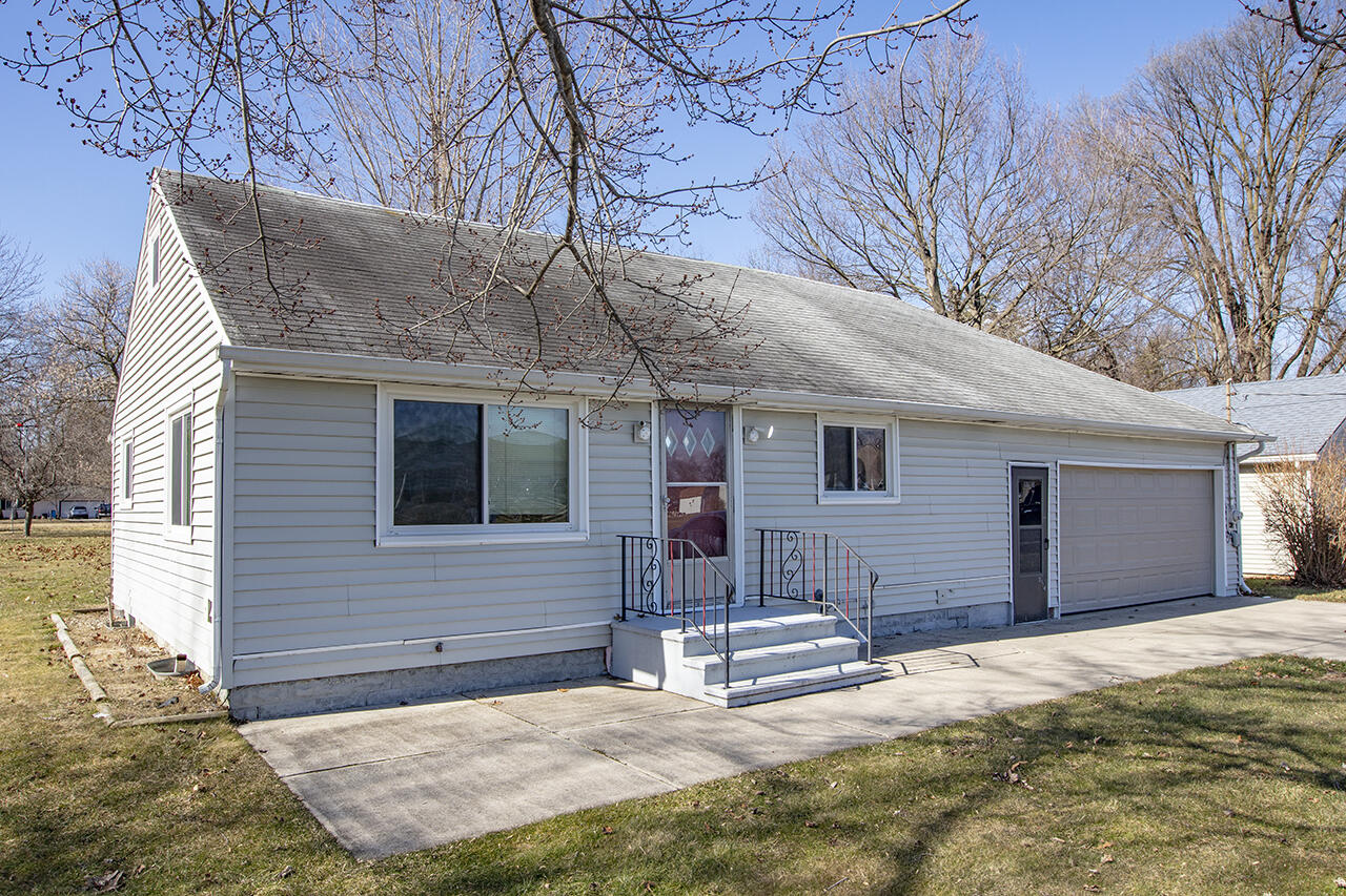 68918 Brady Road Edwardsburg, MI 49112 - Photo 3 of 21 0D6A0286