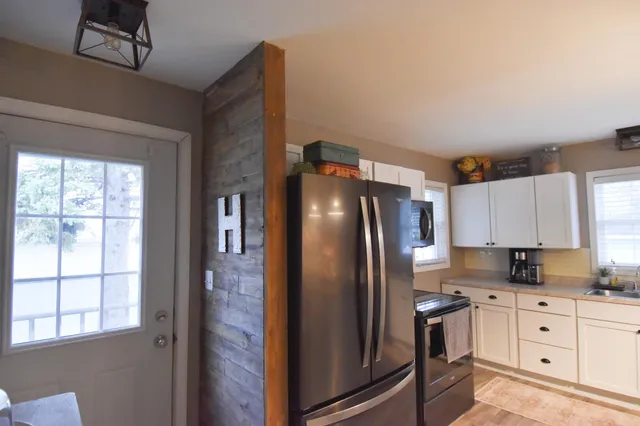 $166,000 | 1009 Knight Avenue North, Thief River Falls, MN 56701