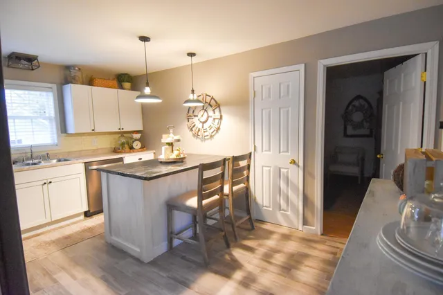 $166,000 | 1009 Knight Avenue North, Thief River Falls, MN 56701