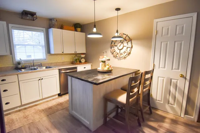 $166,000 | 1009 Knight Avenue North, Thief River Falls, MN 56701