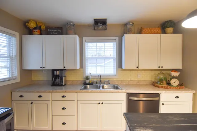 $166,000 | 1009 Knight Avenue North, Thief River Falls, MN 56701