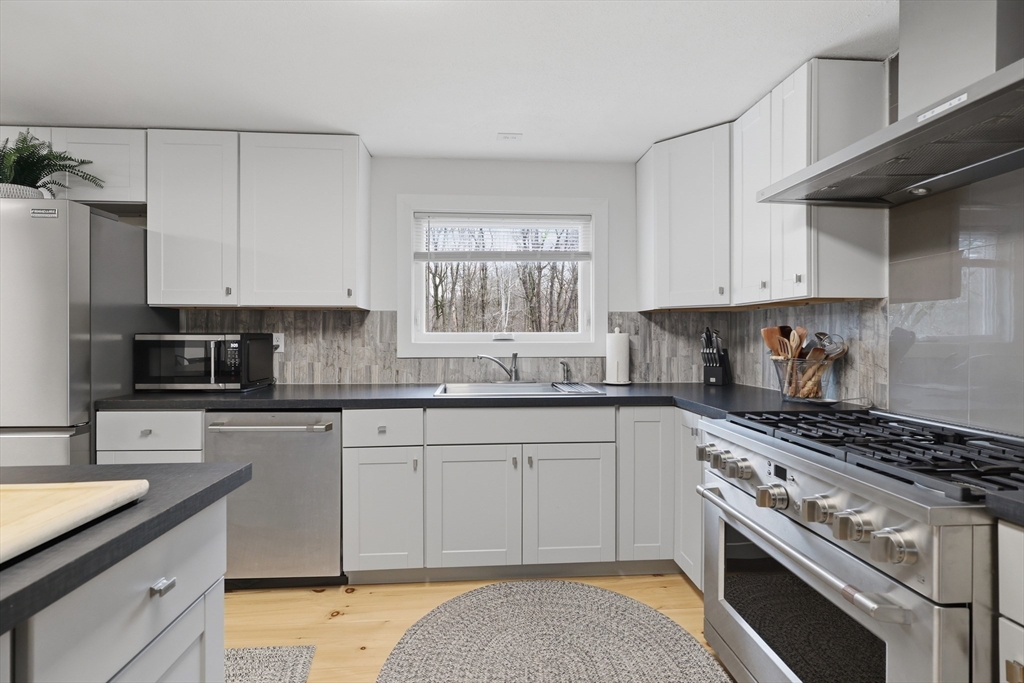9 Otter River Road Templeton, MA 01468 - Photo 4 of 34 Gallery Image 4