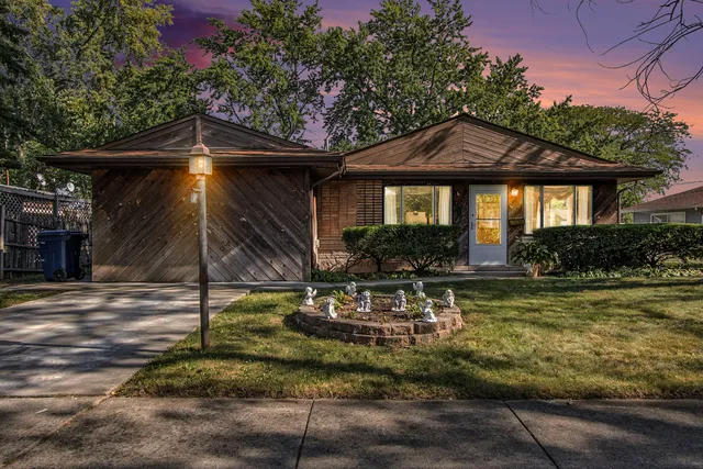 $139,999 | 505 Wildwood Drive, Park Forest, IL 60466