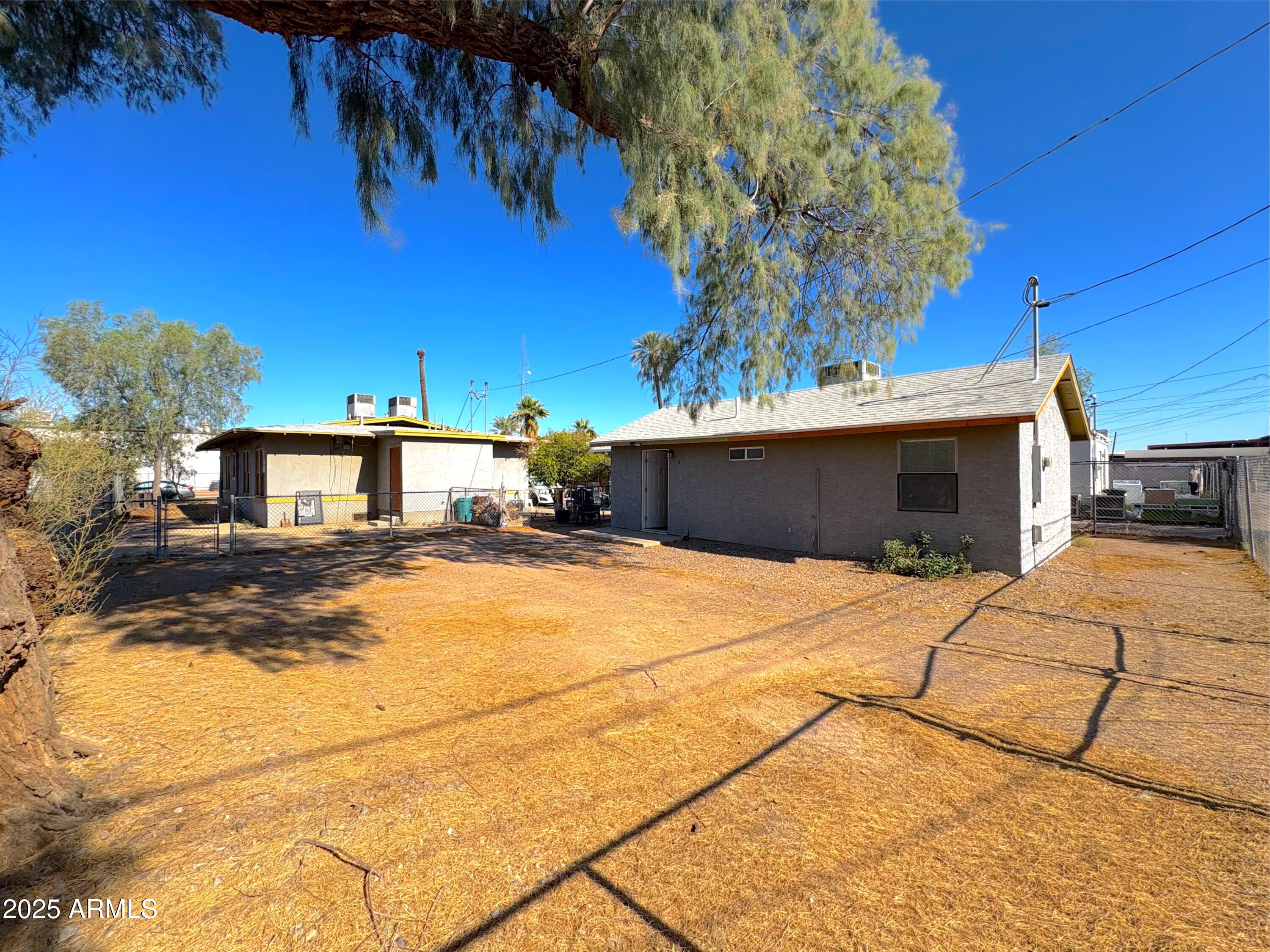 425 North 18th Drive, Unit 3 Phoenix, AZ 85007 - Photo 1 of 10 a house view with a outdoor space