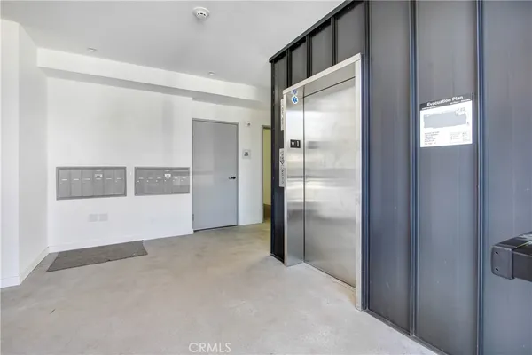 $4,695 | 4409 Saugus Avenue, Unit 104, Sherman Oaks, CA 91403