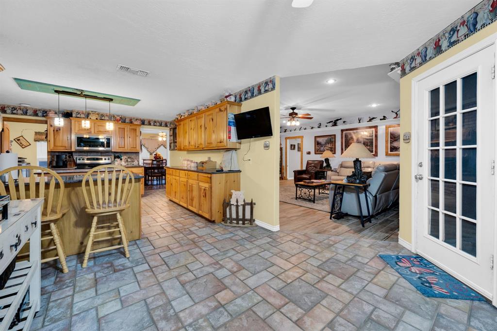 839 Walker Creek Road Ennis, TX 75119 - Photo 17 of 40