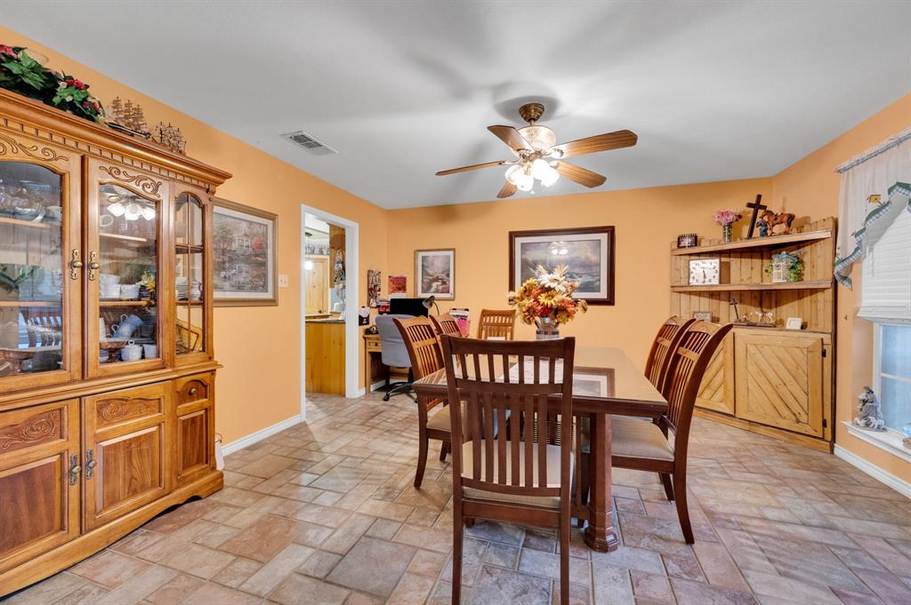 839 Walker Creek Road Ennis, TX 75119 - Photo 19 of 40