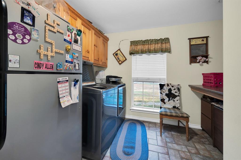 839 Walker Creek Road Ennis, TX 75119 - Photo 33 of 40