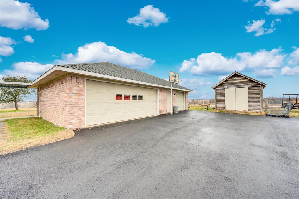 839 Walker Creek Road Ennis, TX 75119 - Photo 8 of 40