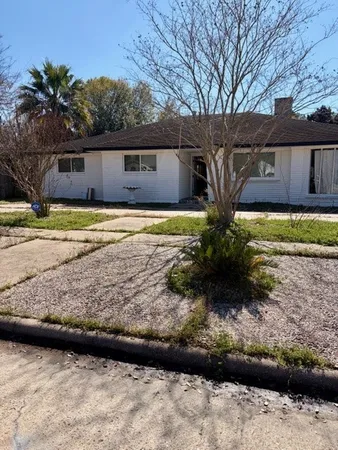 $290,000 | 7623 Braes Meadow Drive, Houston, TX 77071