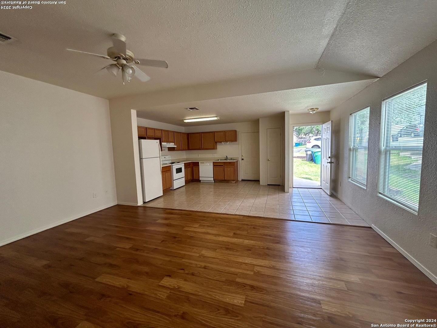 4409 Terra Summit Road San Antonio, TX 78233 - Photo 4 of 11