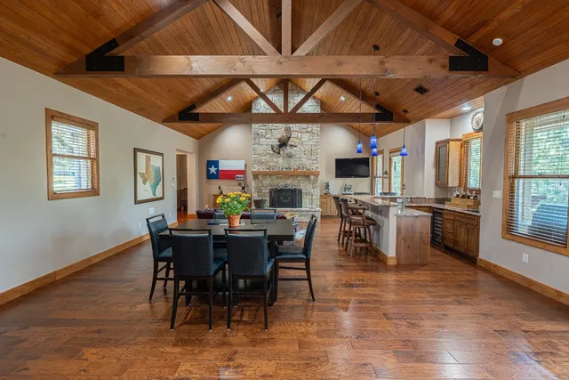 $1,179,000 | 409 Venture Boulevard South, Point Venture, TX 78645