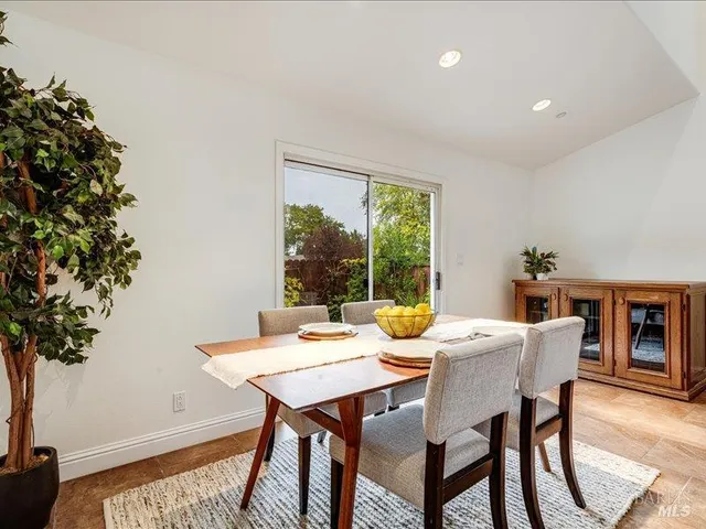 $925,000 | 2108 A Imola Avenue, Napa, CA 94559