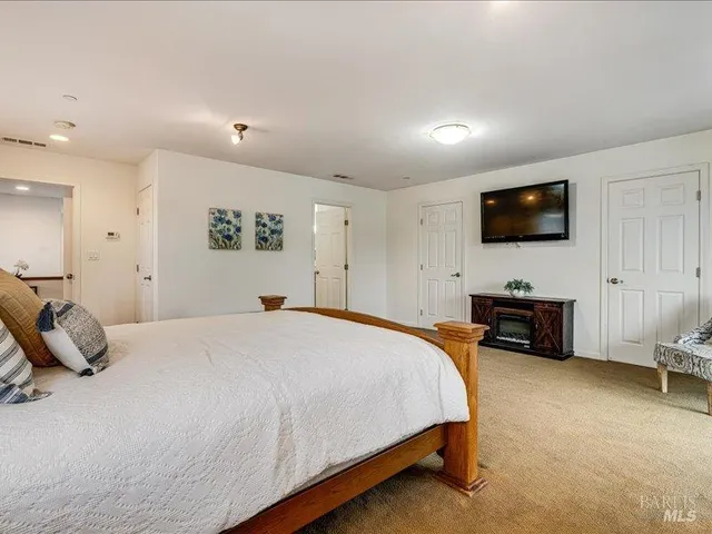 $925,000 | 2108 A Imola Avenue, Napa, CA 94559