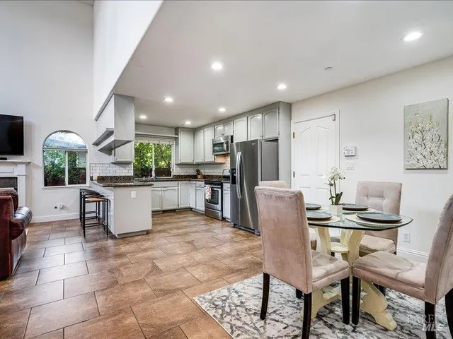 $925,000 | 2108 A Imola Avenue, Napa, CA 94559