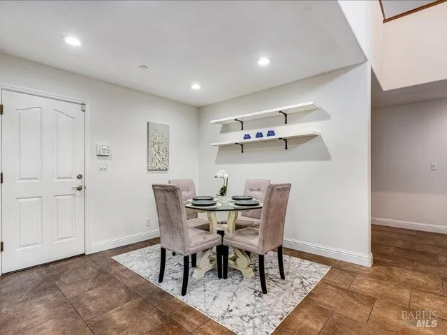 $925,000 | 2108 A Imola Avenue, Napa, CA 94559