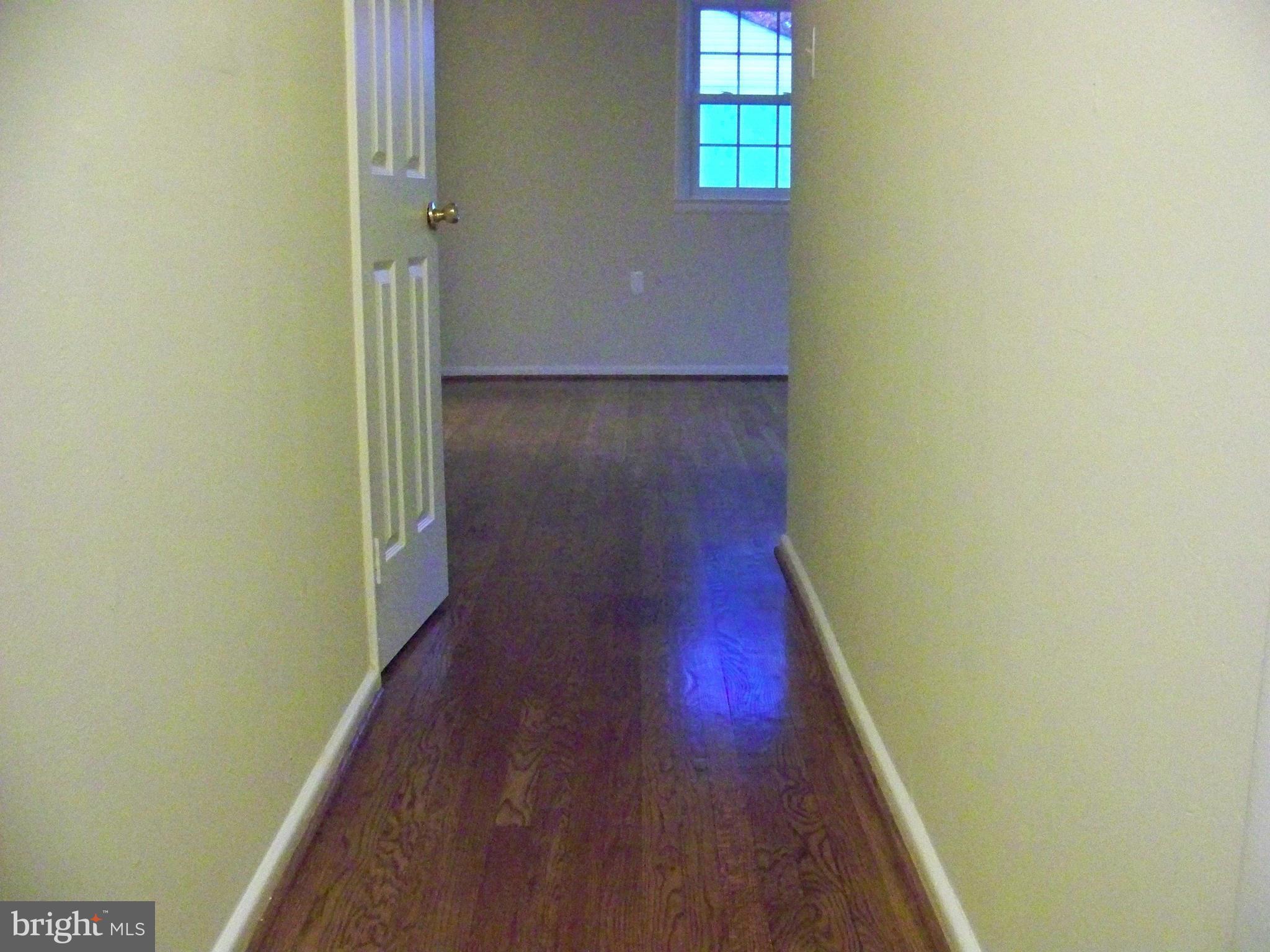 6016 Cipriano Road Lanham, MD 20706 - Photo 10 of 23 Hallway