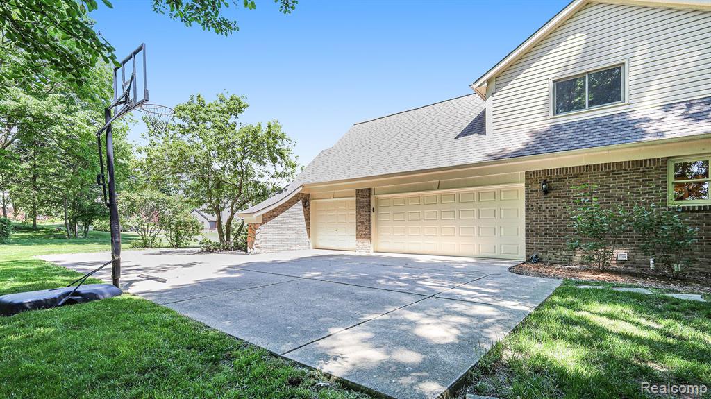 3827 Kaeleaf Road Lake Orion, MI 48360 - Photo 7 of 59