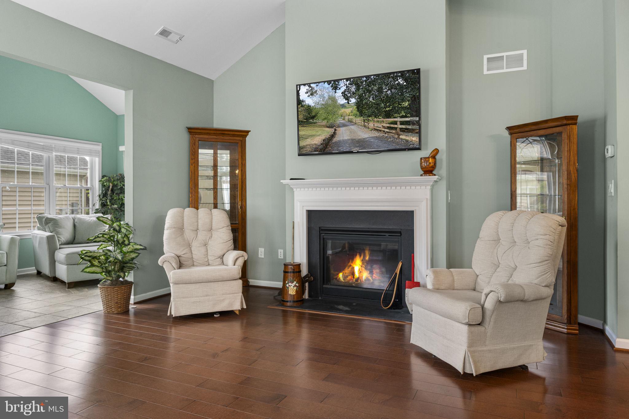1022 Glory Way Lititz, PA 17543 - Photo 4 of 34