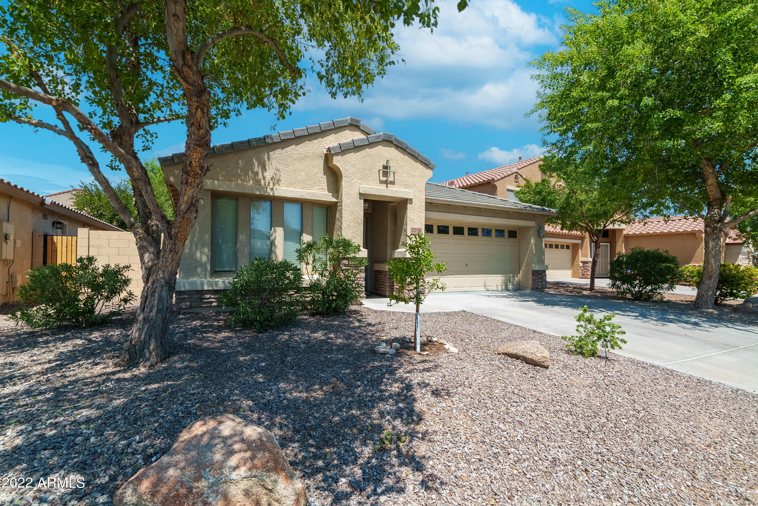 2716 East Alameda Road Phoenix, AZ 85024 - Photo 3 of 39 DSC02761-HDR-Edit