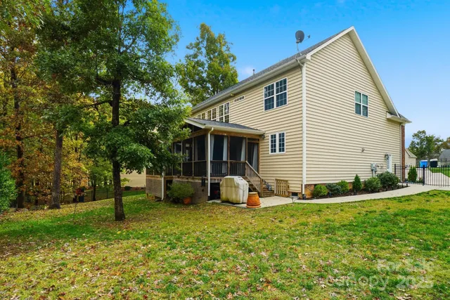 $695,000 | 1711 Drexel Bay Lane, Charlotte, NC 28227