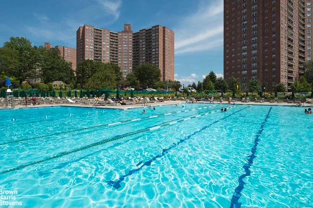 $365,000 | 5700 Arlington Avenue, Unit 21R | North Riverdale
