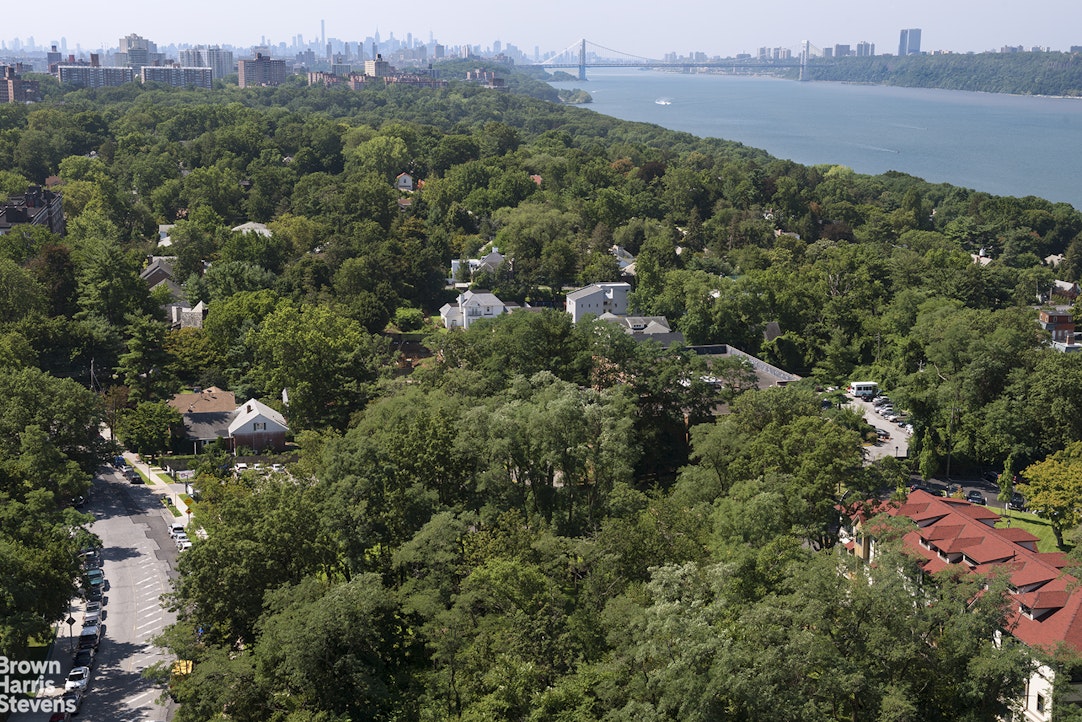 5700 Arlington Avenue, Unit 21R Bronx, NY 10471 - Photo 21 of 23 a view of a city and lake