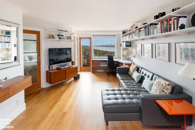 $365,000 | 5700 Arlington Avenue, Unit 21R | North Riverdale