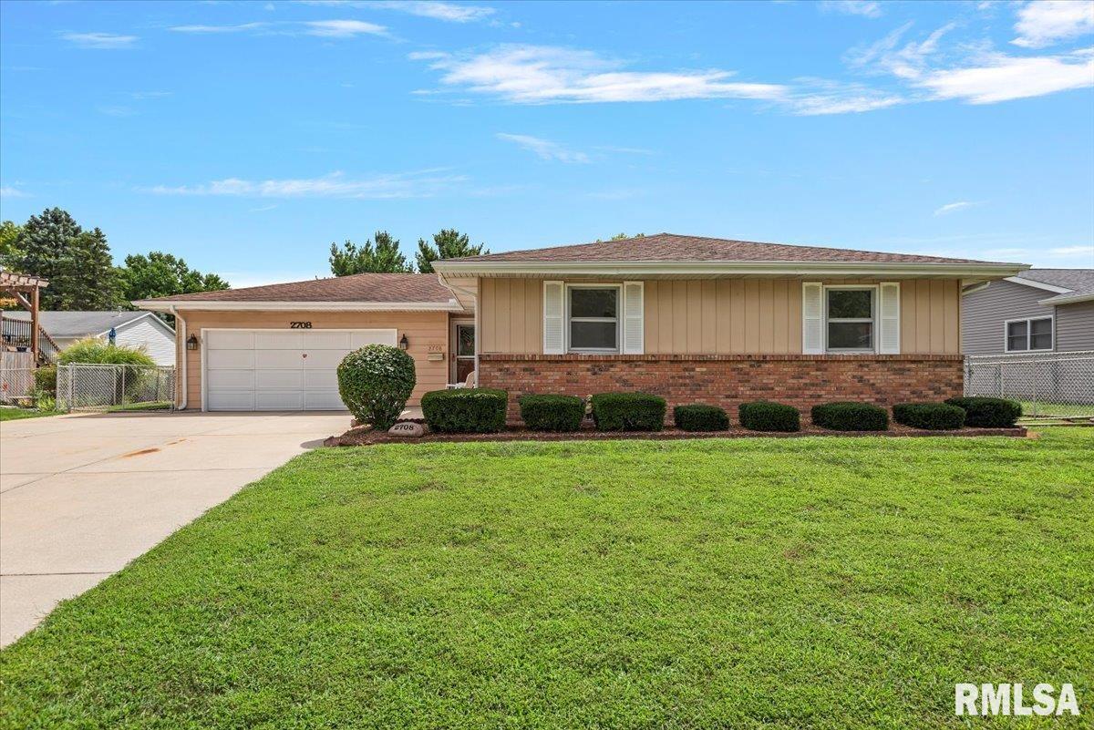 2708 Delaware Drive Springfield, IL 62702 - Photo 1 of 33 Gallery Image 1