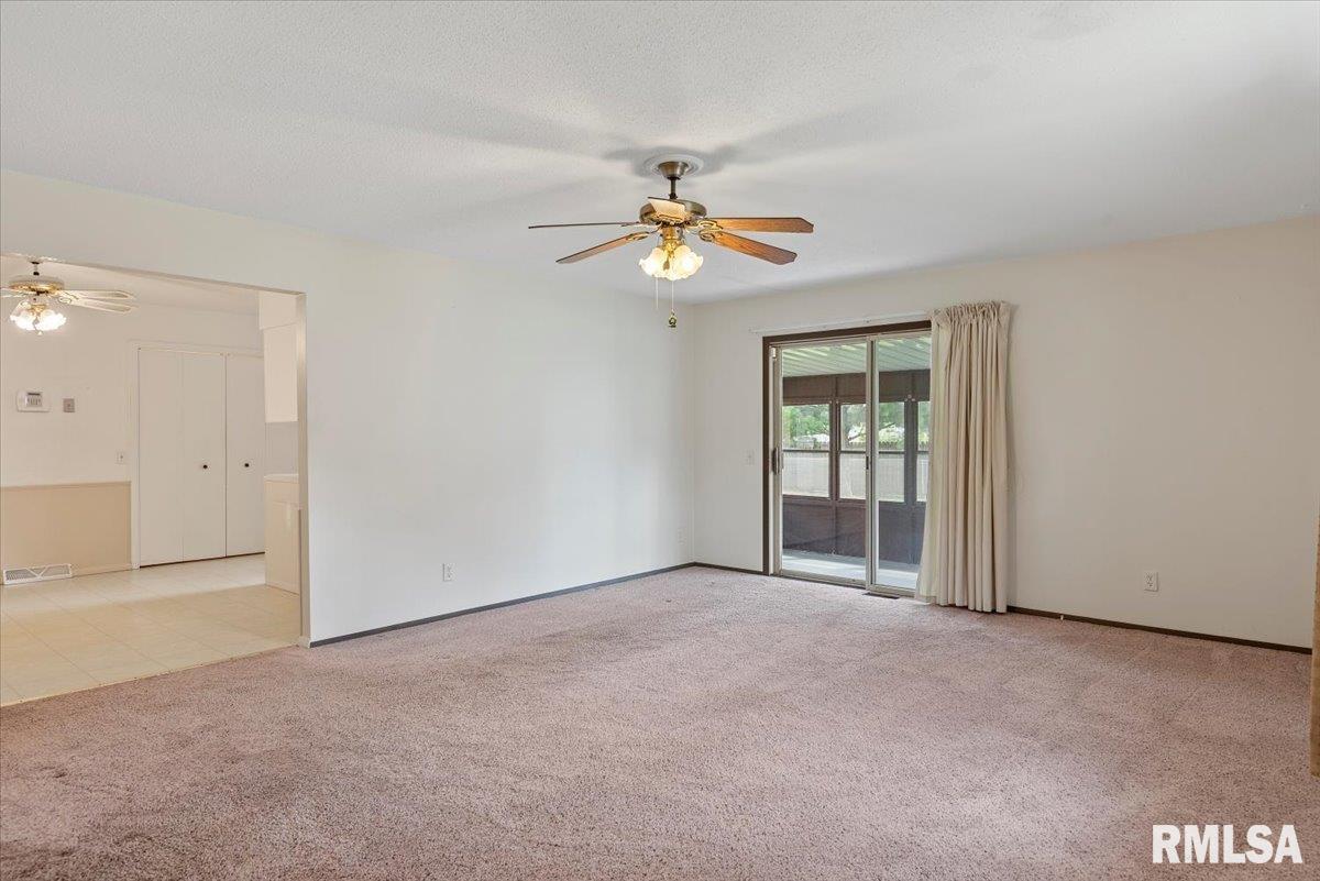2708 Delaware Drive Springfield, IL 62702 - Photo 15 of 33 Gallery Image 15