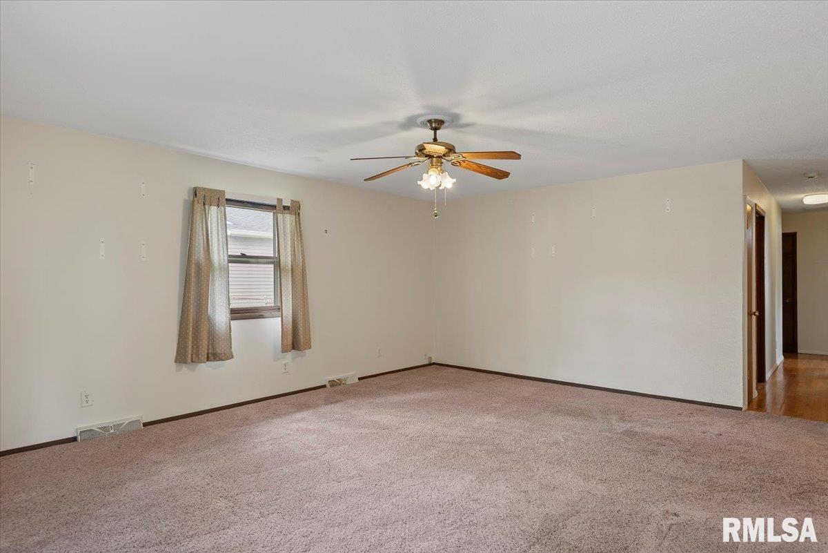 2708 Delaware Drive Springfield, IL 62702 - Photo 17 of 33 Gallery Image 17