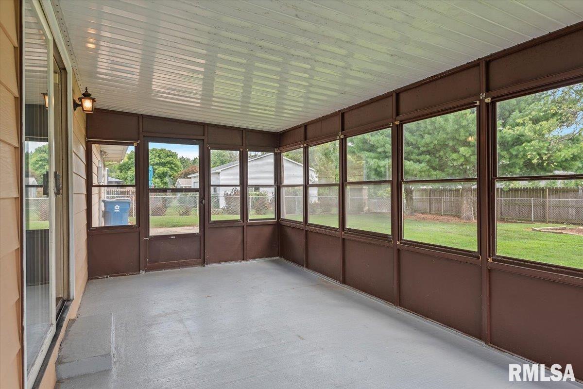 2708 Delaware Drive Springfield, IL 62702 - Photo 18 of 33 Gallery Image 18