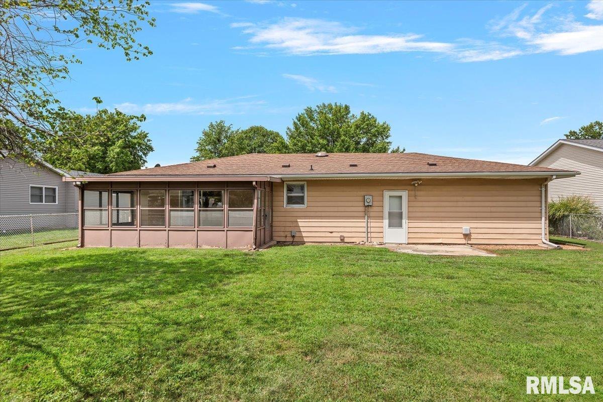 2708 Delaware Drive Springfield, IL 62702 - Photo 32 of 33 Gallery Image 32