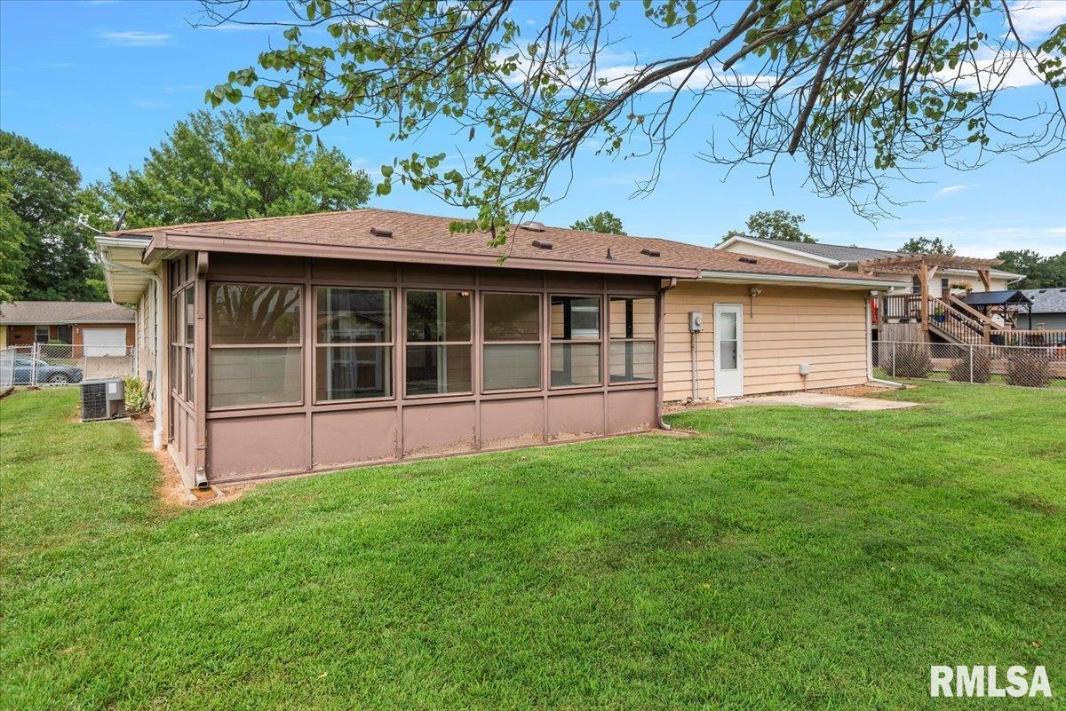 2708 Delaware Drive Springfield, IL 62702 - Photo 33 of 33 Gallery Image 33