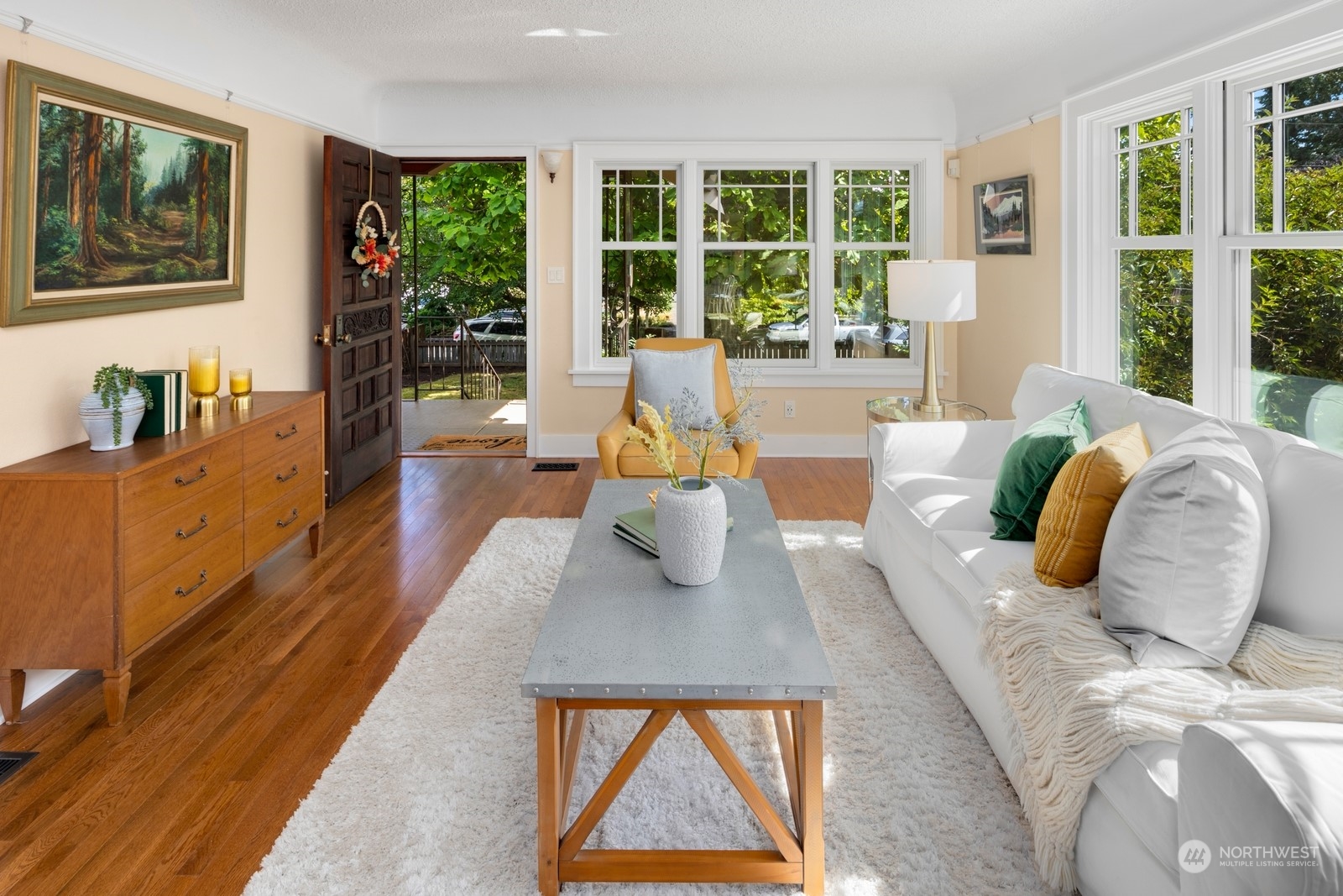 8633 12th Avenue Southwest Seattle, WA 98106 - Photo 5 of 34 Gallery Image 5