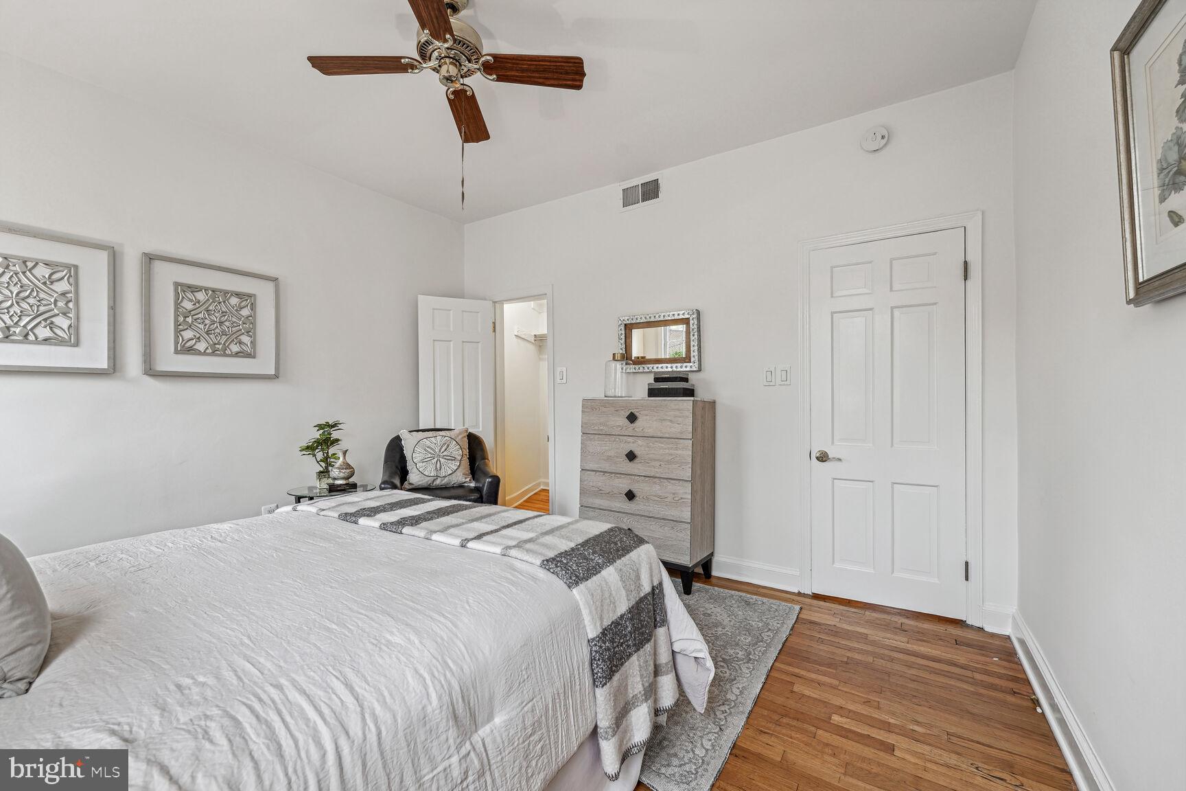 638 E Street Southeast Washington, DC 20003 - Photo 20 of 28 Rear Bedroom with Walk-In Closet