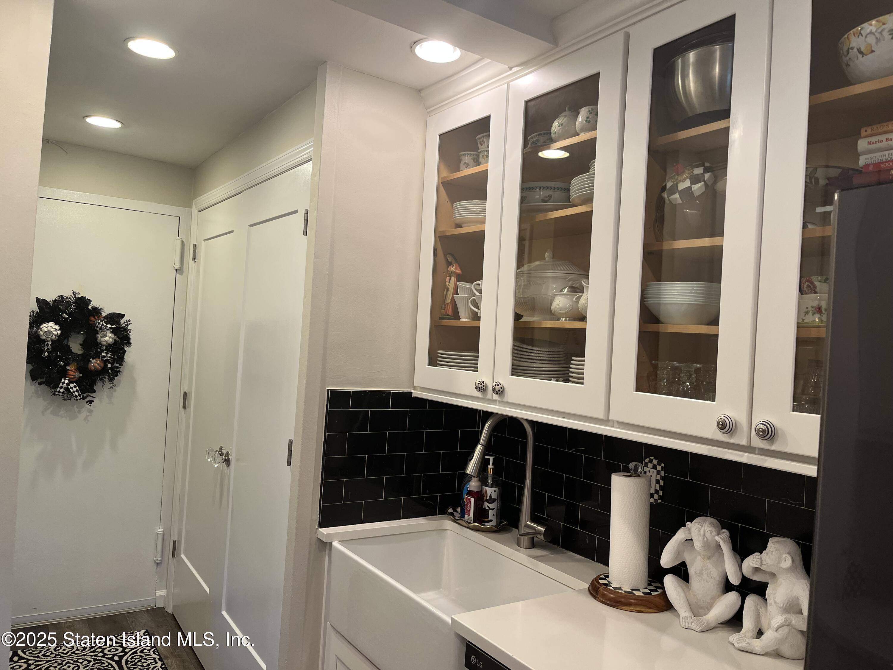 1100 Clove Road, Unit 3C Staten Island, NY 10301 - Photo 17 of 42 Kitchen